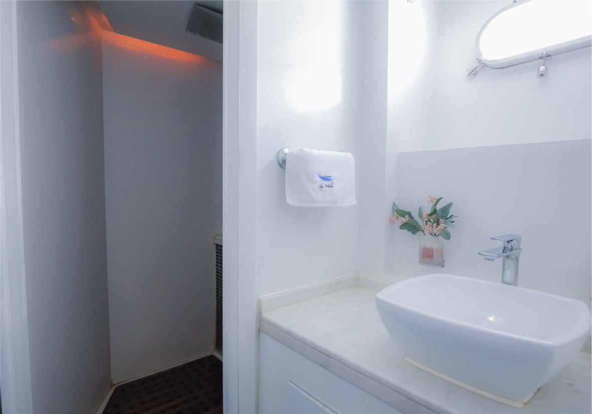 Tisck 75ft(23m) New Year's Eve Yacht rental in Dubai - Flame Yacht Rental in dubai