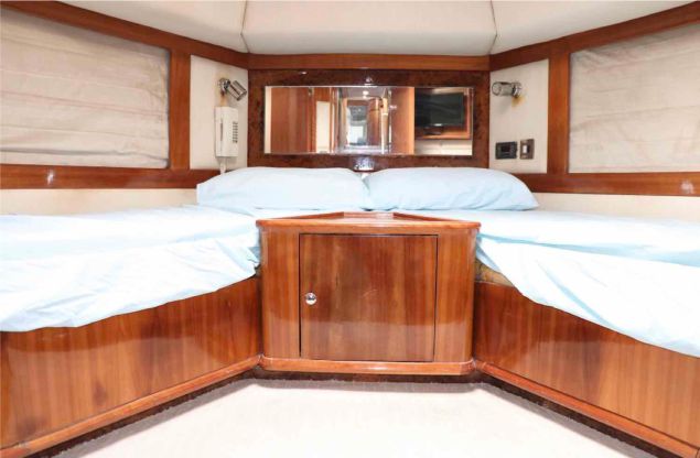 Majesty 66ft(20m) Yacht Rental