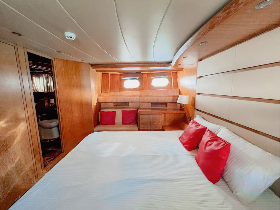 Starlight 92ft(29m) Yacht Rental