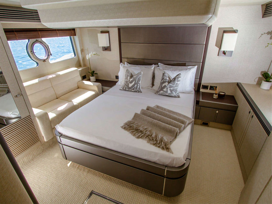 OUTLAW 60ft(18m) Luxury Yacht Rental