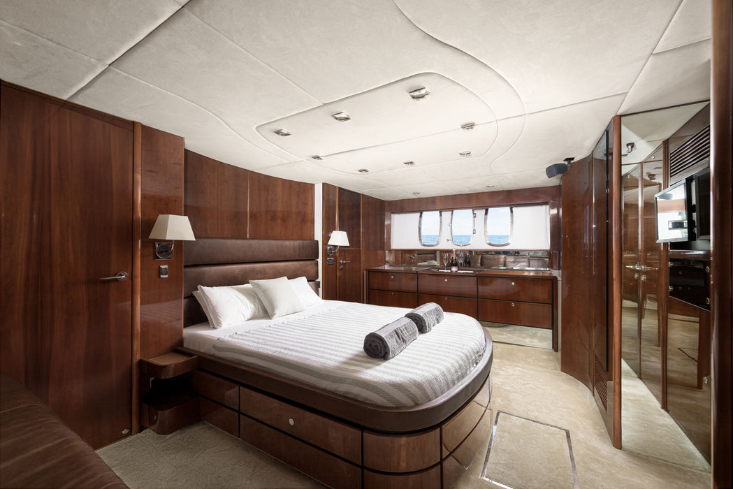 Fairline 68ft(21m) Luxury Yacht Rental