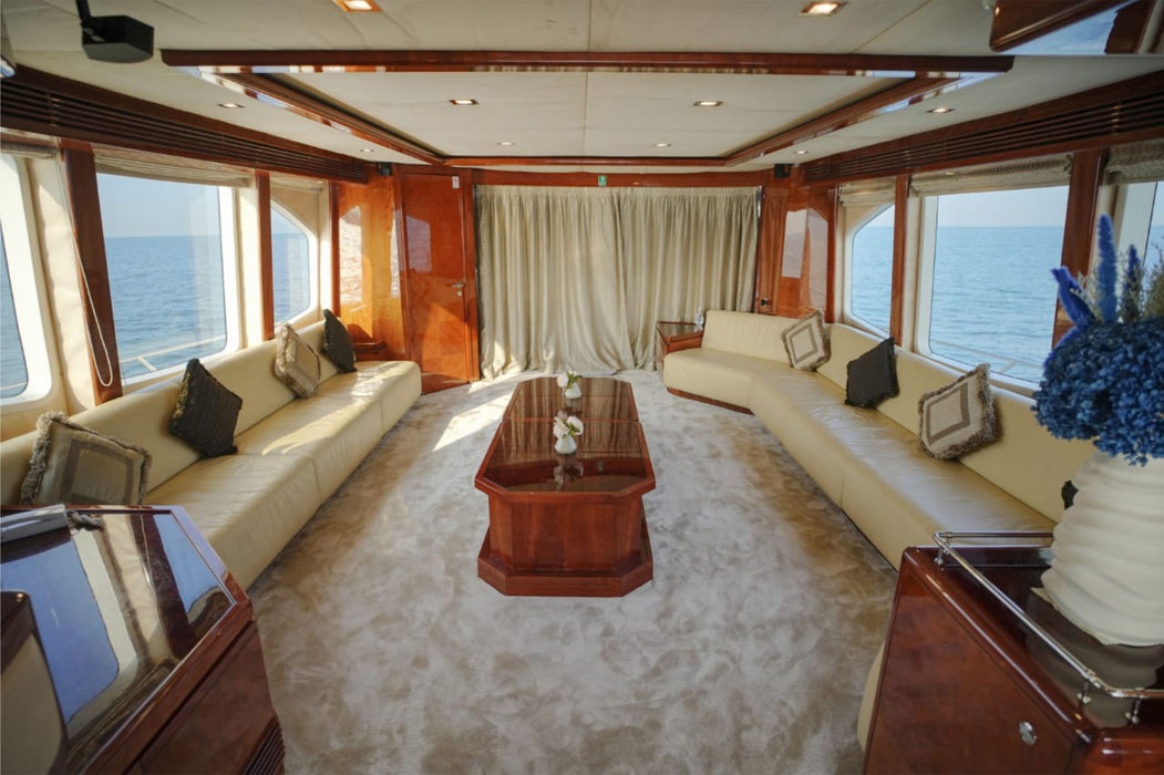 Majesty 88ft(27m) Yacht Rental