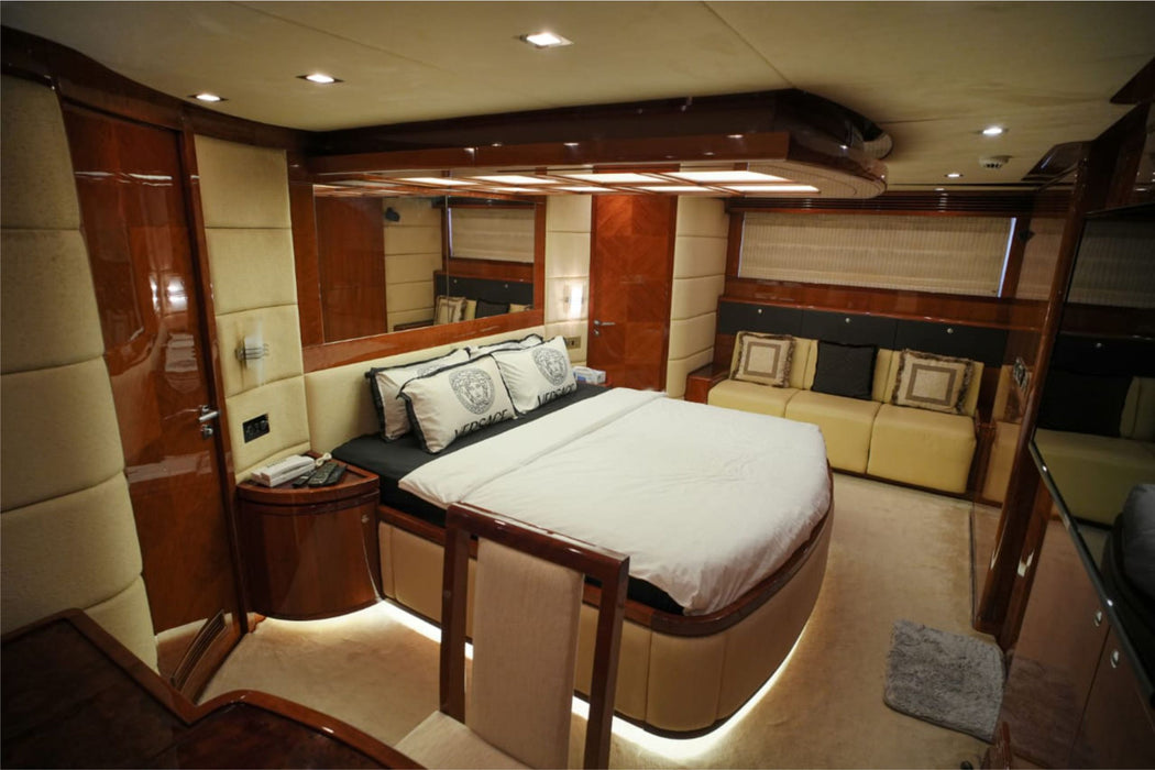 Majesty 88ft(27m) Yacht Rental