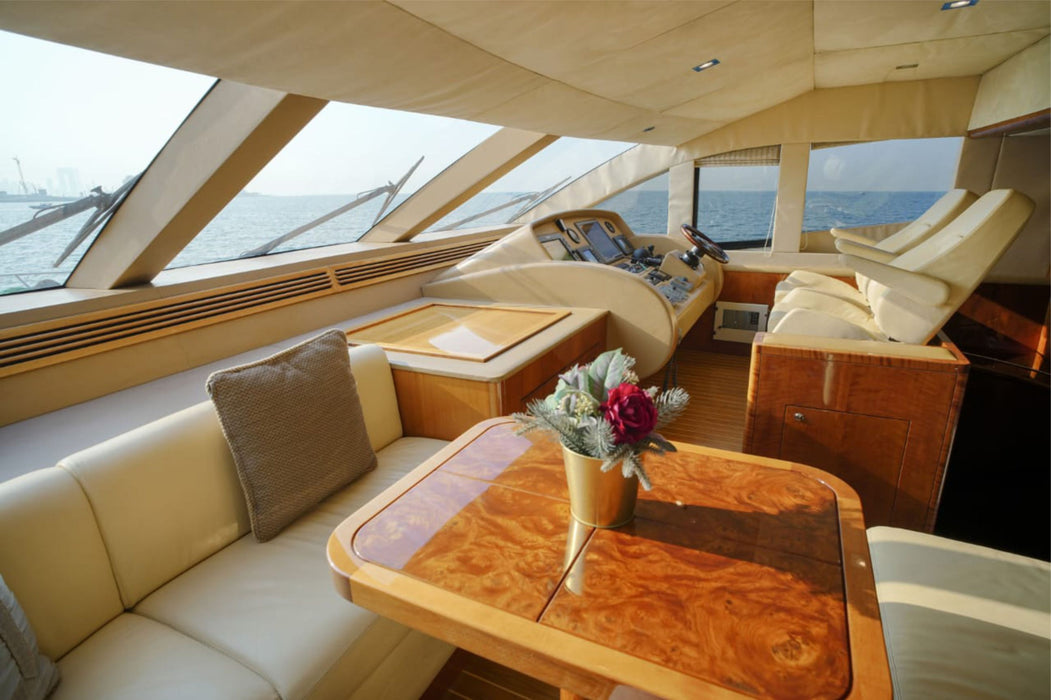 Majesty 88ft(27m) Yacht Rental