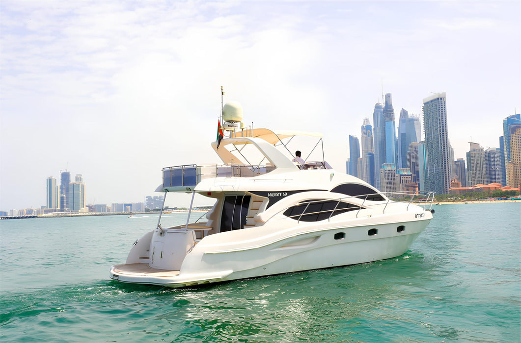 Majesty 50ft(15m) Yacht Rental