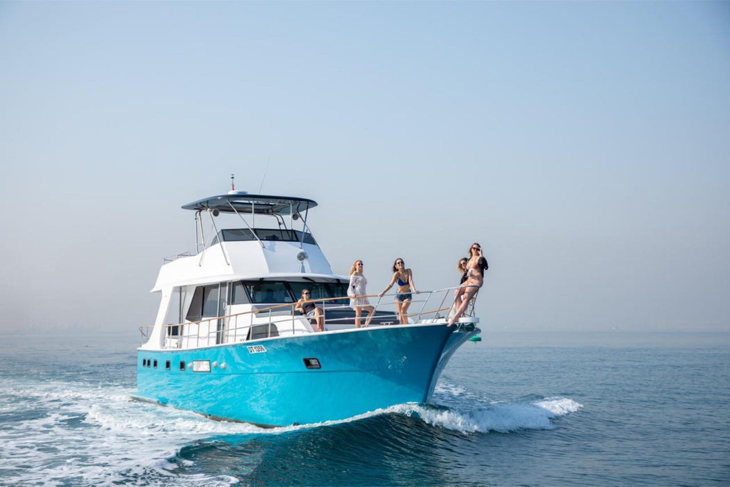 Hatteras 64ft(19m) Yacht Rental