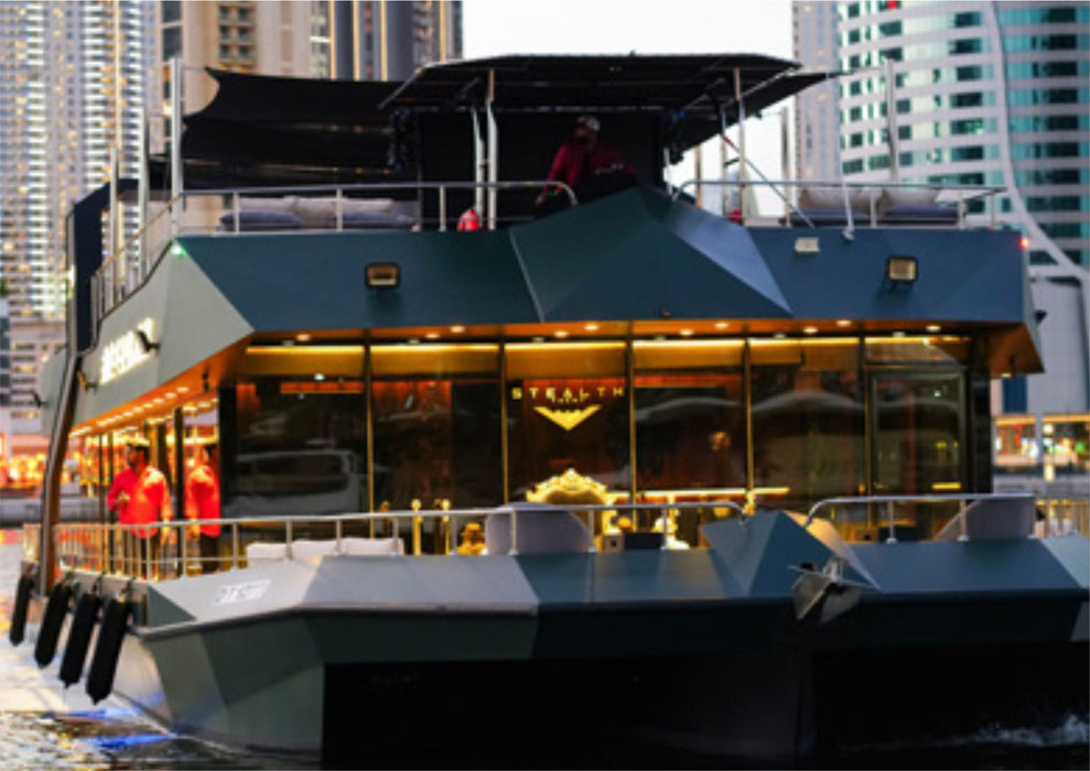 Stealth 90ft(28m) HouseBoat Rental