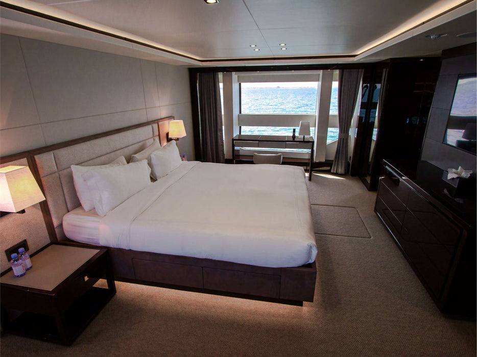 Legende 116ft(36m) Luxury Yacht Rental