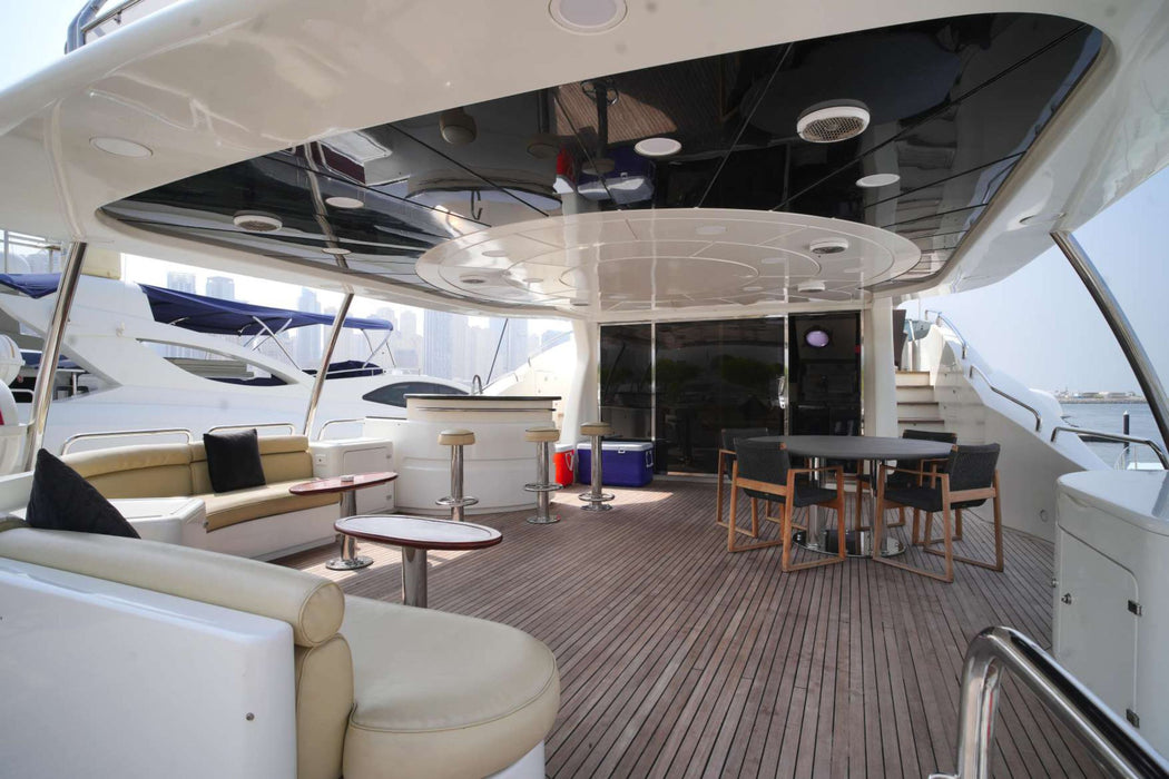 Benetti Tripple Deck 125ft(38m) Yacht Rental