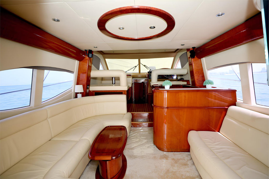 Majesty 50ft(15m) Yacht Rental