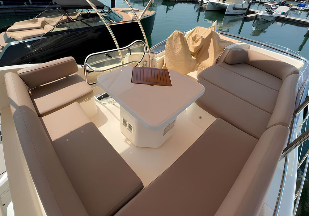 Azimut 52ft(16m) Yacht Rental