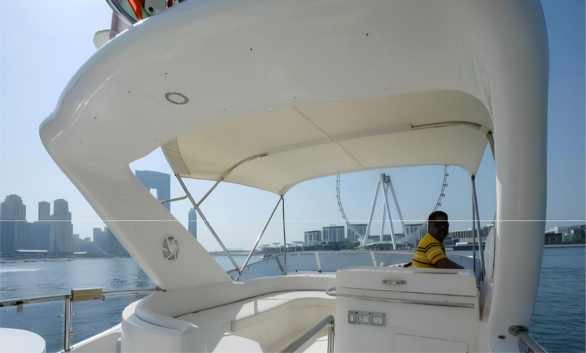 Majesty 50ft(15m) Yacht Rental