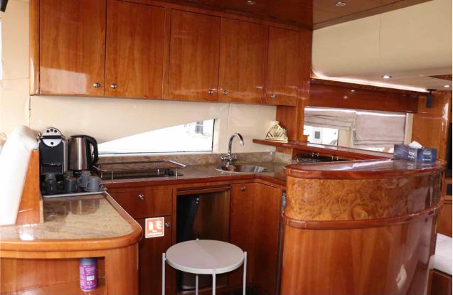 Majesty 66ft(20m) Yacht Rental