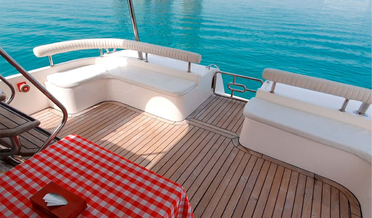 Flame 70ft(21ft) Yacht Rental