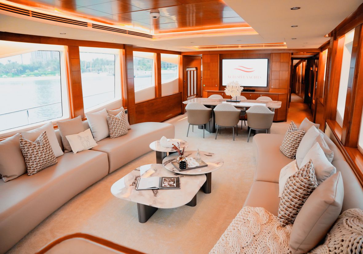 Formula 1 Abu Dhabi Yachts - F1 Abu Dhabi Yacht Rental 110ft - Flame Yacht Rental in dubai