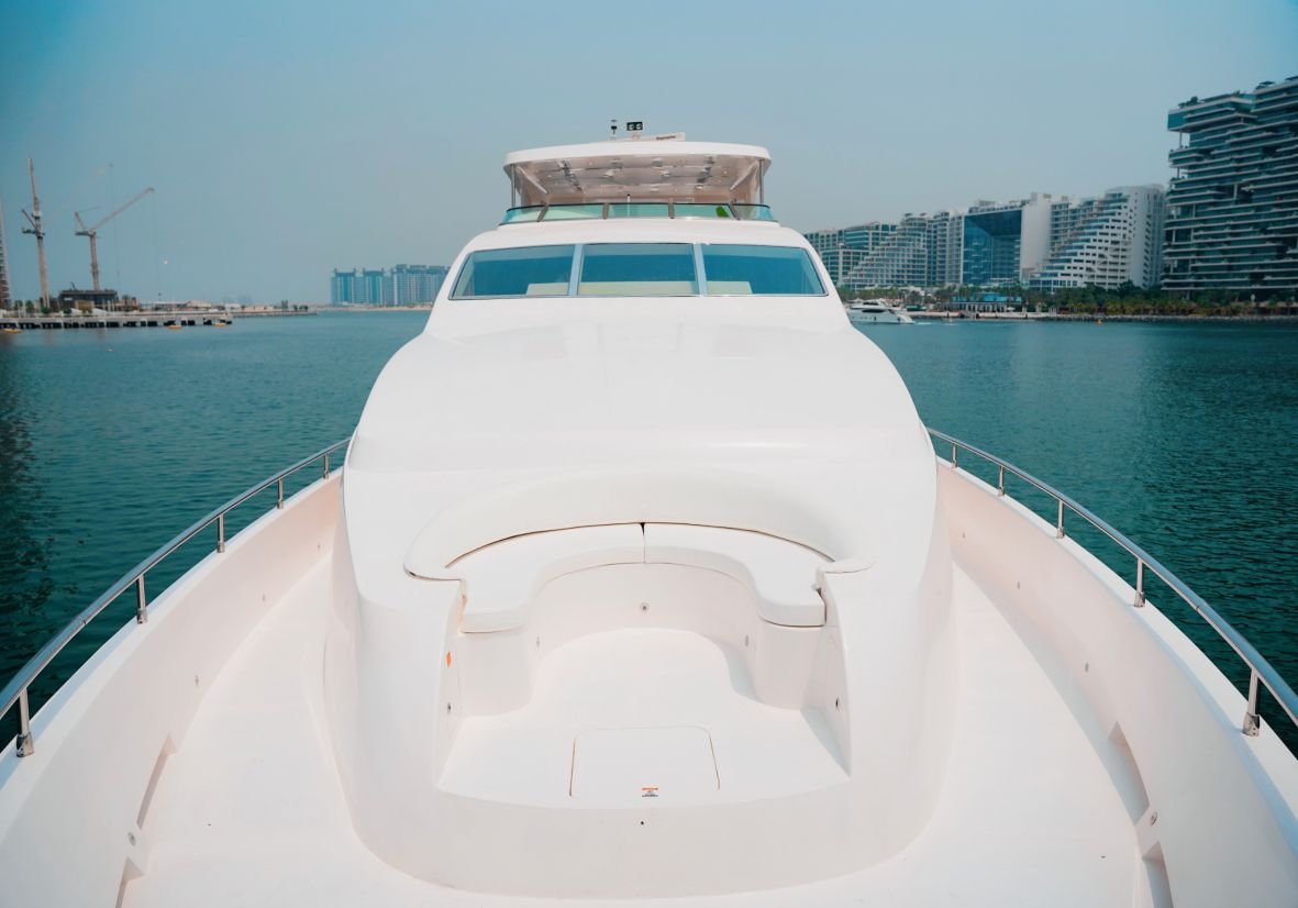 Formula 1 Abu Dhabi Yachts - F1 Abu Dhabi Yacht Rental 110ft - Flame Yacht Rental in dubai