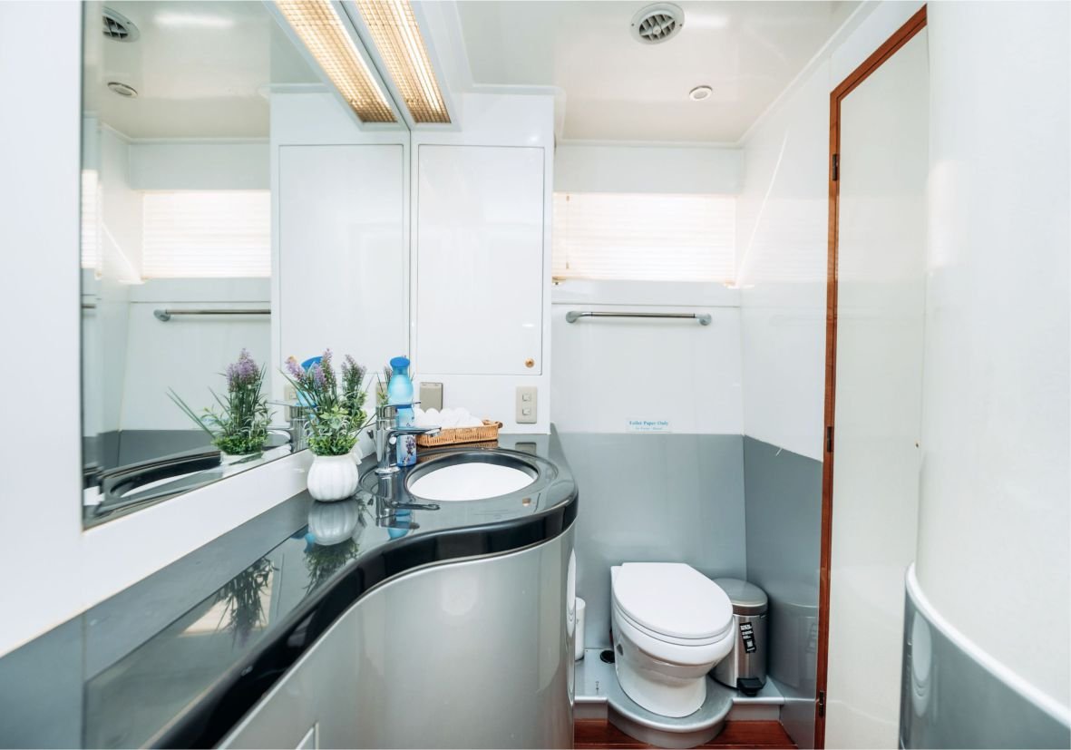 Eva 80ft(25m) Yacht Rental Dubai - Flame Yacht Rental in Dubai