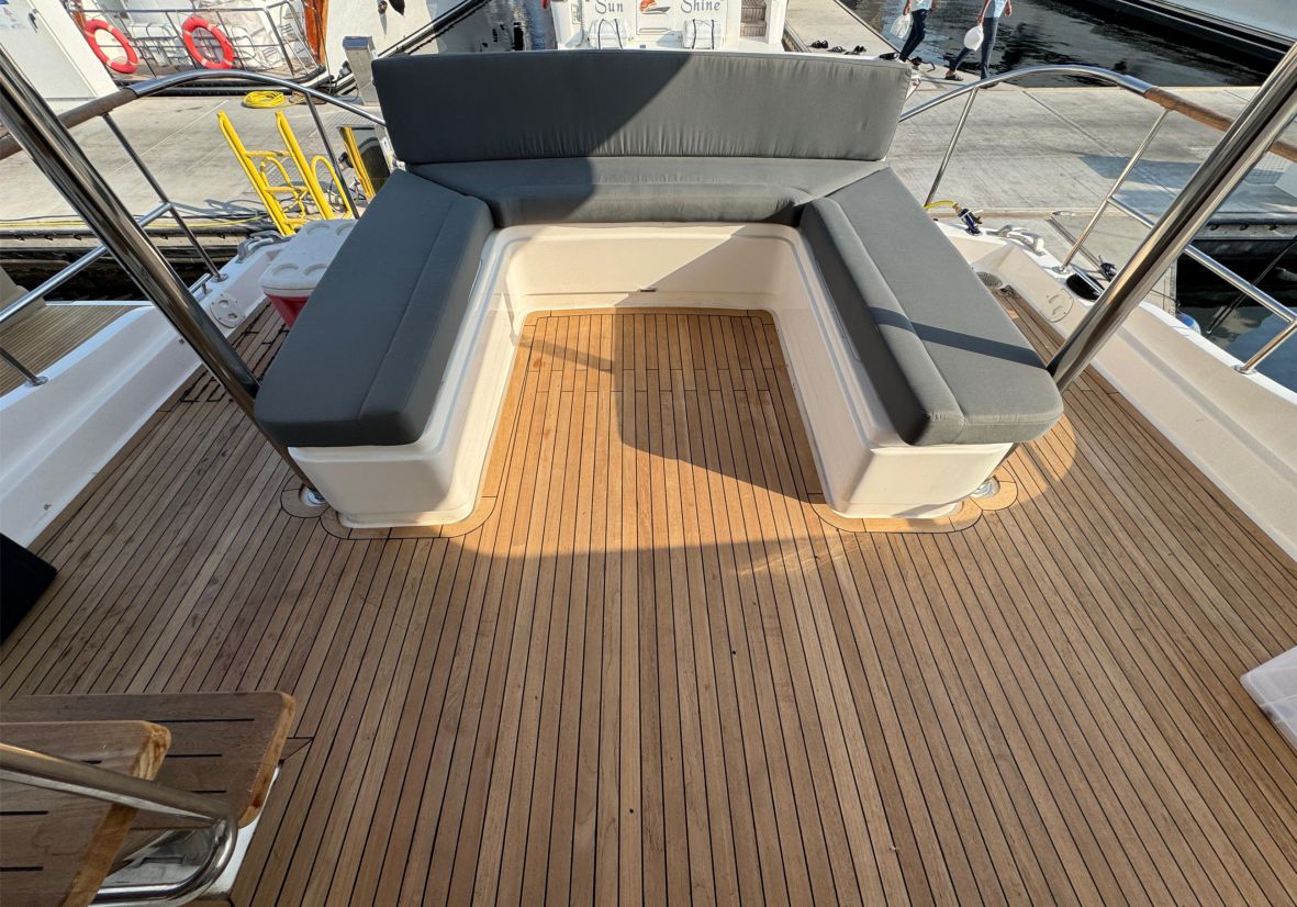 Hatteras 64ft(19m) New Year's Eve Yacht rental in Dubai- Flame Yacht Rental in Dubai