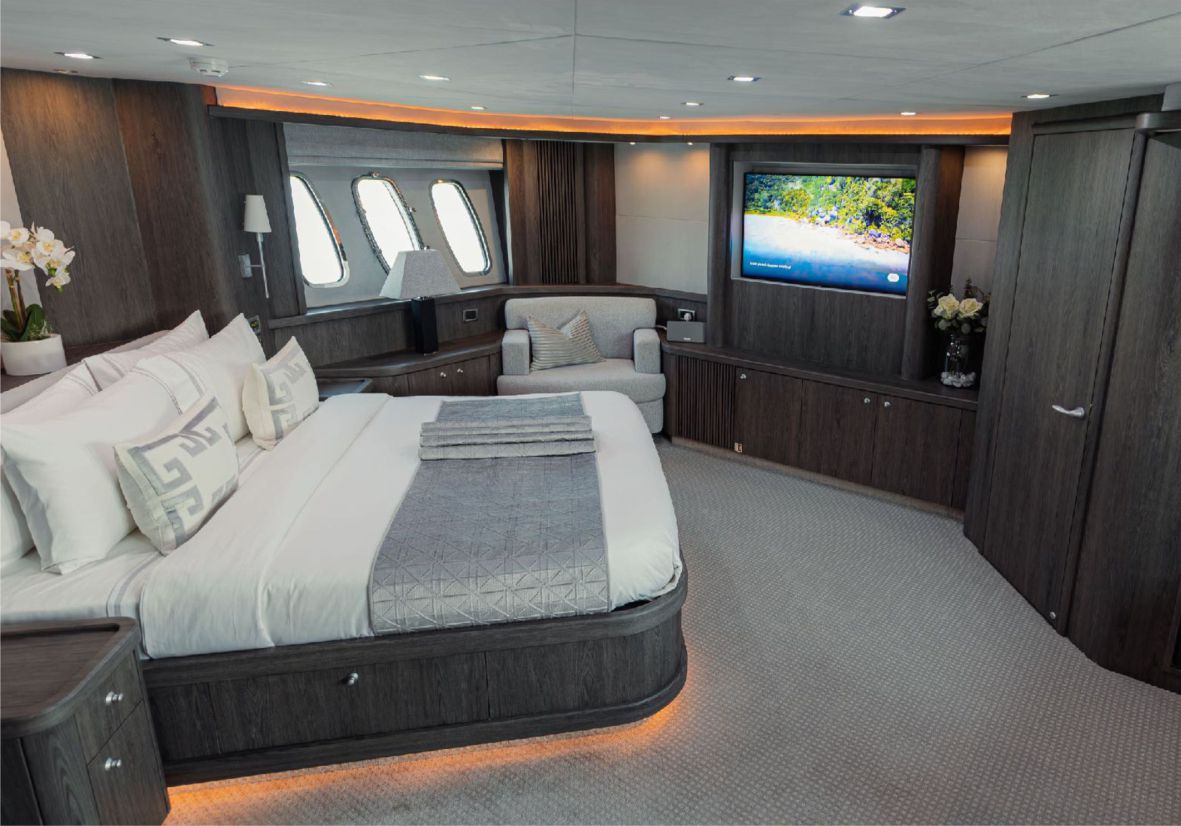 Matrix 82ft(25m) Luxury Yacht Rental Dubai - Flame Yacht Rental in Dubai