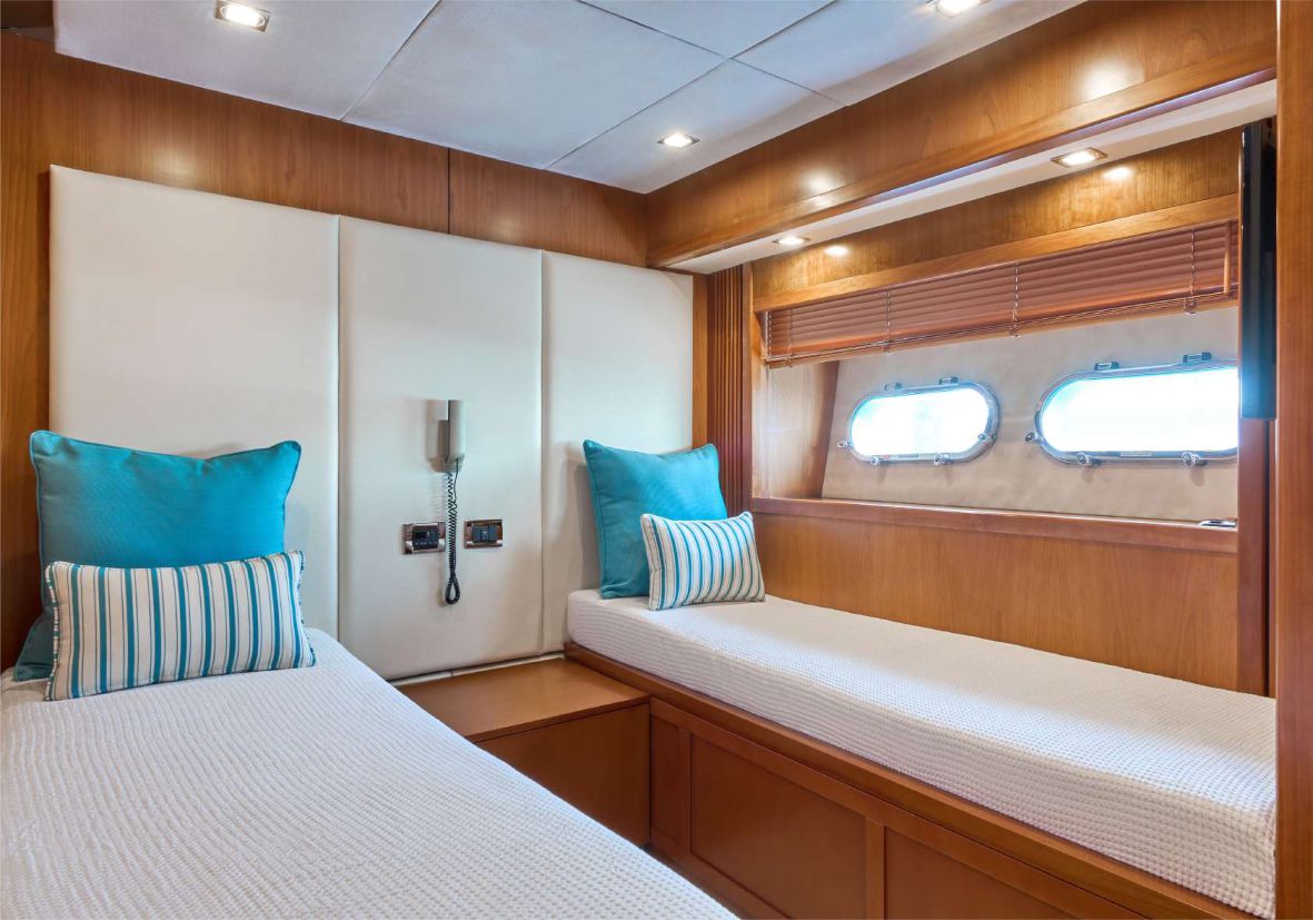 MY EYE 108ft(33m) Luxury Yacht Rental Dubai - Flame Yacht Rental in Dubai