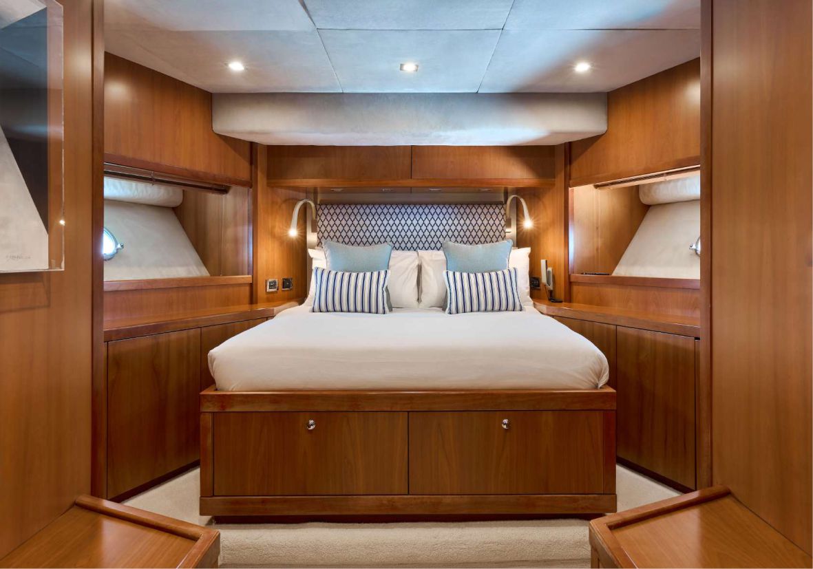 MY EYE 108ft(33m) Luxury Yacht Rental Dubai - Flame Yacht Rental in Dubai