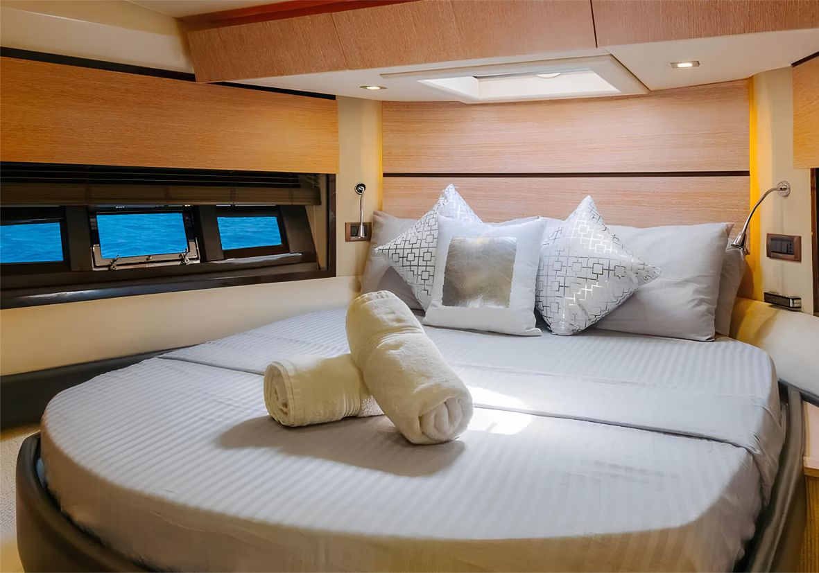 No Regrets 48ft(15m) Yacht Rental Dubai - Flame Yacht Rental in Dubai