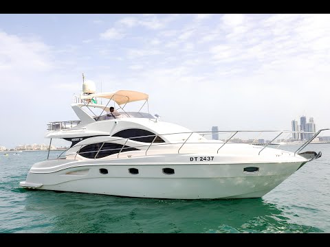 Majesty 50ft(15m) Yacht Rental Dubai