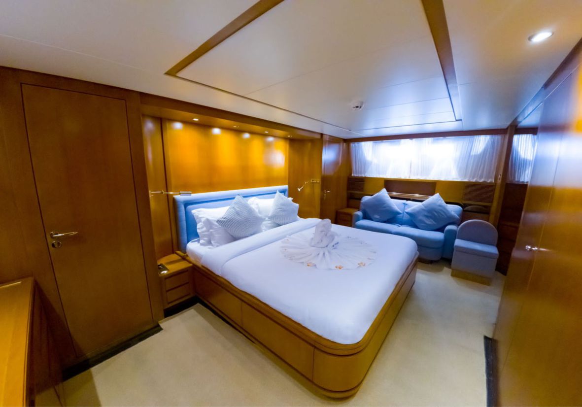 San Lorenzo 82ft(25m) New Year's Eve Yacht rental in Dubai  - Flame Yacht Rental in dubai