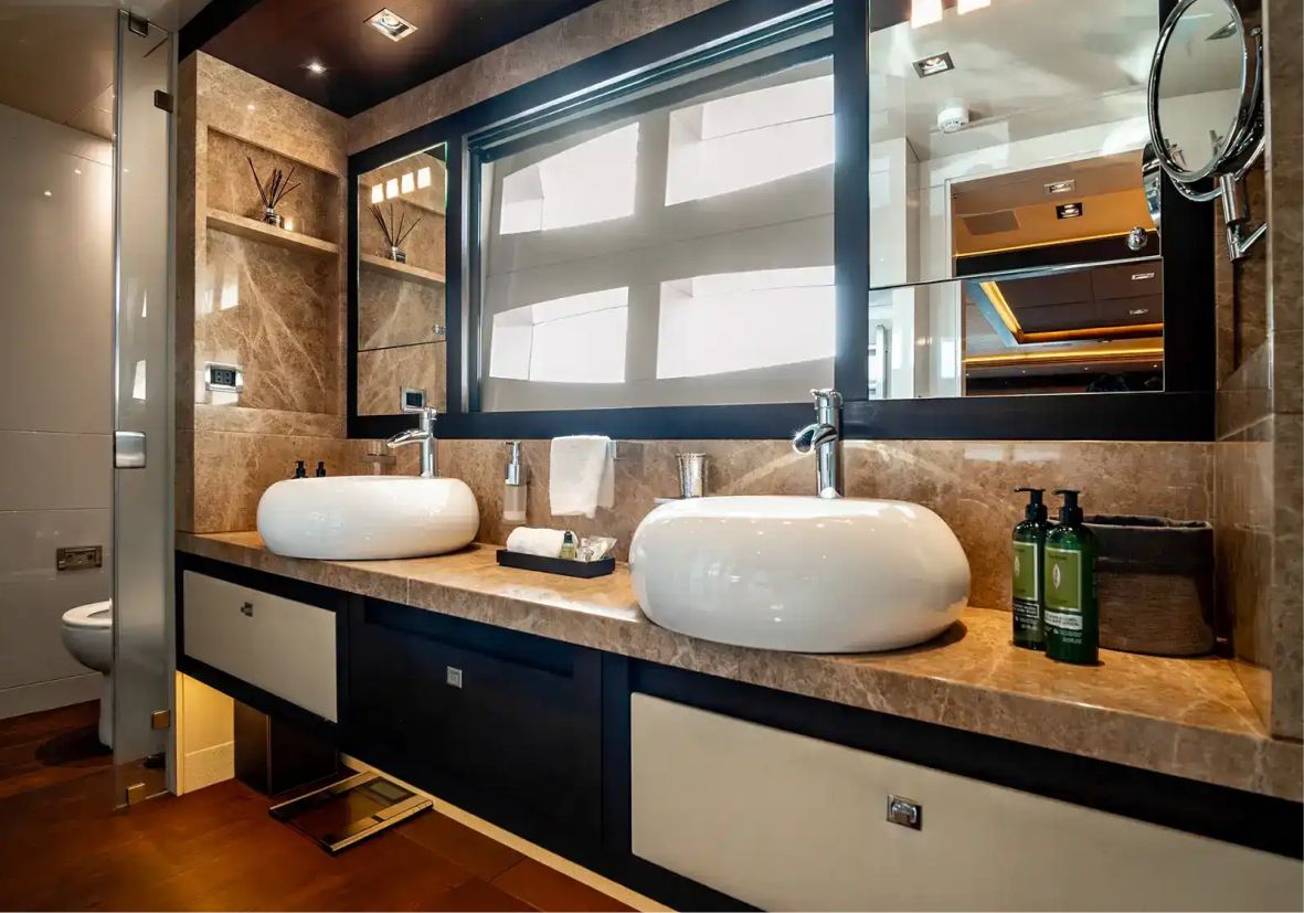 Santorini 115ft(35m) Luxury Yacht Rental Dubai - Flame Yacht Rental in Dubai