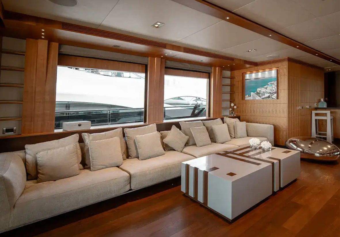 Santorini 115ft(35m) Luxury Yacht Rental Dubai - Flame Yacht Rental in Dubai