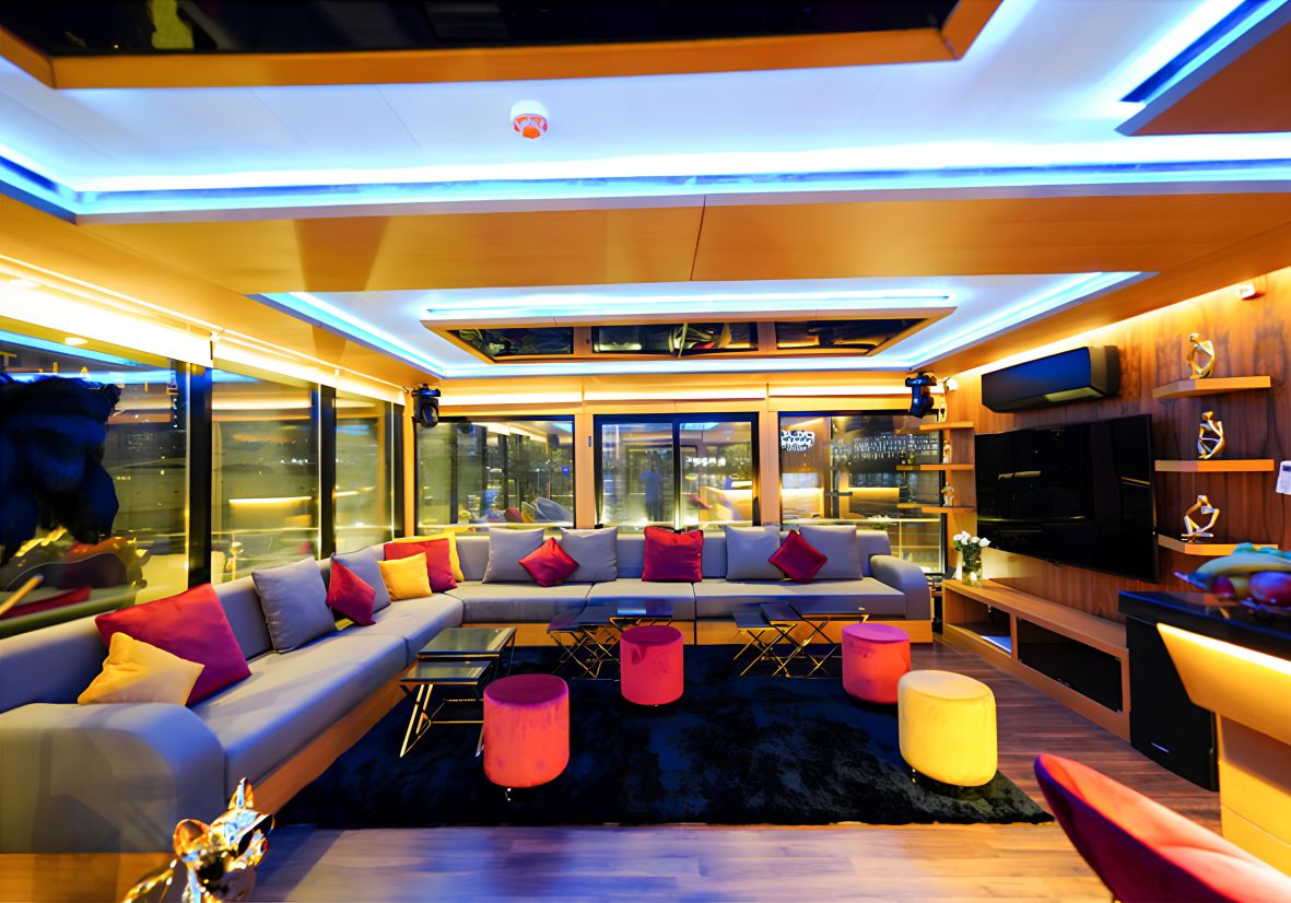 Stealth 90ft(28m) Party Yacht Rental Dubai - Flame Yacht Rental in Dubai