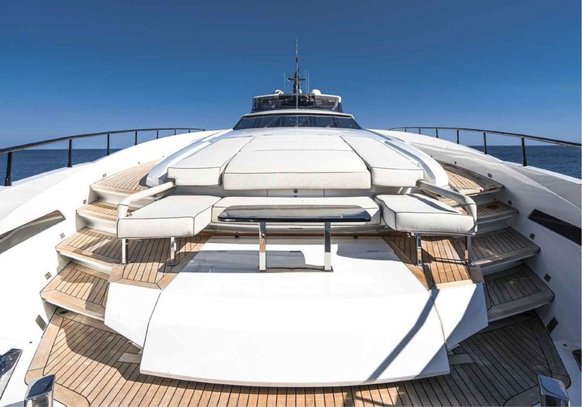 Suffuriya 123ft(37m) Luxury Yacht Rental Dubai - Flame Yacht Rental in Dubai